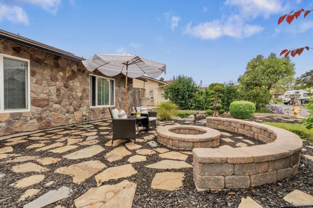 13340 Miguel Garden Way, Poway CA: https://media.crmls.org/mediaz/2817cad1-66b0-4084-946d-f3f64bf6e8bd.jpg