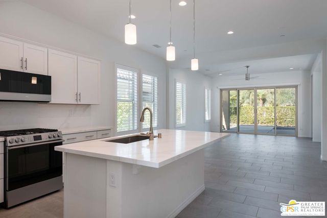 74 Cork Tree, Rancho Mirage CA: https://media.crmls.org/mediaz/2817dd22-0751-411e-8947-ac2880665c56.jpg