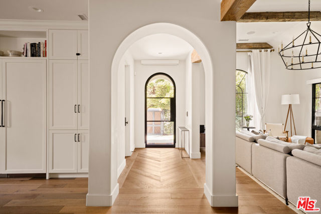 459 N Crescent Heights Boulevard, Los Angeles CA: https://media.crmls.org/mediaz/2817ef62-cce5-49e3-bc1c-8dc6e7251c4d.jpg