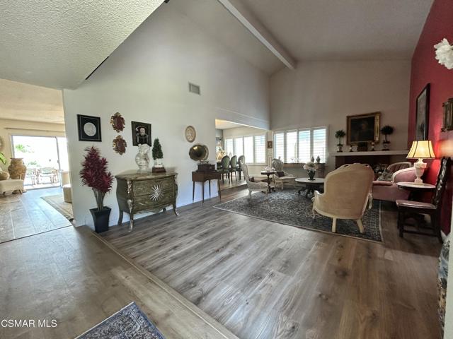 2653 N Broadmoor Avenue, Simi Valley CA: https://media.crmls.org/mediaz/281808c8-1ffd-4774-bc78-d6485bfcb0de.jpg