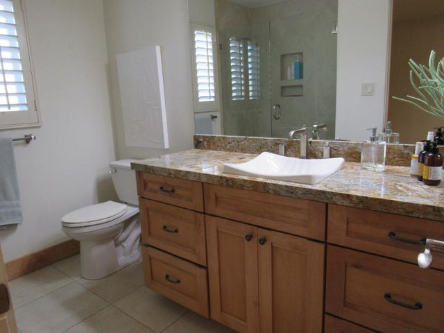 48440 Racquet Lane, Palm Desert CA: https://media.crmls.org/mediaz/281837d7-71d0-4230-8c35-426a8f032f27.jpg