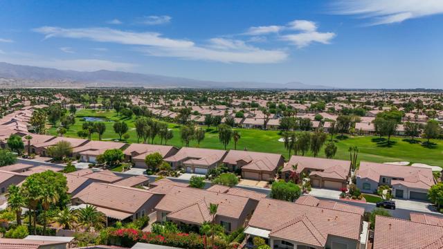 40259 Calle Cancun, Indio CA: https://media.crmls.org/mediaz/28183d7b-4dca-48d8-bb00-99037552c81f.jpg