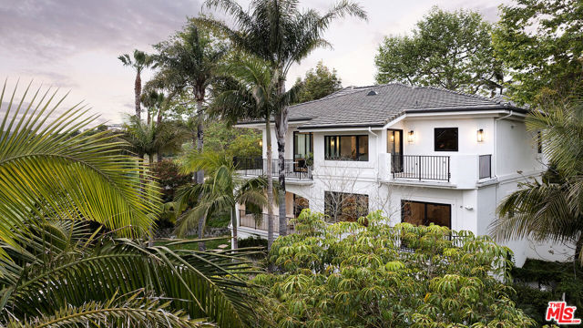 28902 Verde Mesa Lane, Malibu CA: https://media.crmls.org/mediaz/28184b74-a186-4d8d-b19f-fe46ba6dbf1a.jpg