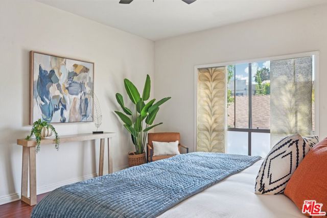 1209 Amherst Avenue, Los Angeles CA: https://media.crmls.org/mediaz/28184d02-fcdf-470e-ae0d-586724639f7e.jpg