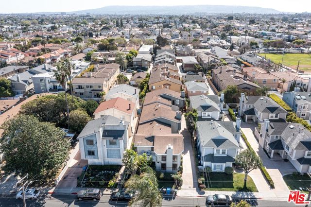 2408 CARNEGIE Lane, Redondo Beach, California 90278, 3 Bedrooms Bedrooms, ,3 BathroomsBathrooms,Residential,Sold,CARNEGIE,22129481