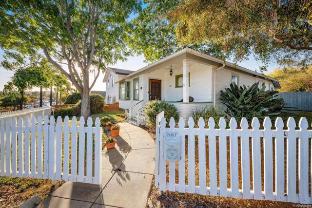 Detail Gallery Image 1 of 1 For 204 W 9th Ave, Escondido,  CA 92025 - 2 Beds | 2 Baths