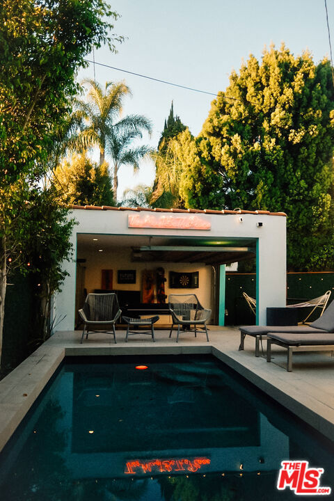 455 N Crescent Heights Boulevard, Los Angeles CA: https://media.crmls.org/mediaz/28192727-67be-4003-942b-848a421cec0b.jpg