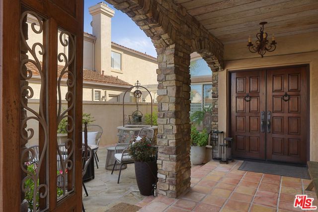 1786 Blossom Court, Thousand Oaks CA: https://media.crmls.org/mediaz/2819bb0a-cfee-4995-97ac-7a9cfa2e0738.jpg