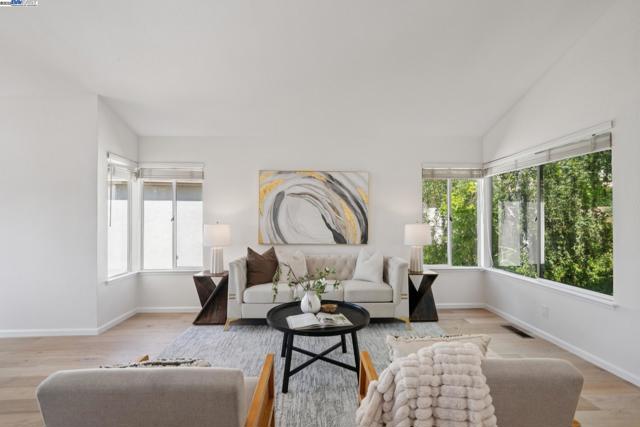 447 Donner Way, San Ramon CA: https://media.crmls.org/mediaz/2819d3ed-2603-449c-bcfd-70d20a88e42c.jpg
