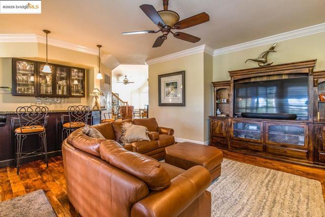 2438 Pinehurst Ct, Discovery Bay CA: https://media.crmls.org/mediaz/281a6604-8803-4d43-b8c2-19de79898f0f.jpg