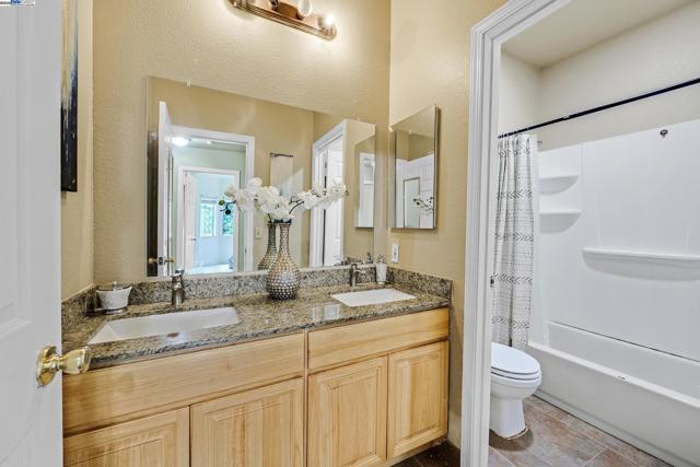 205 Dursey Dr, Pinole CA: https://media.crmls.org/mediaz/281a9a9d-7b9c-47a5-8a2a-4d6a052085ae.jpg