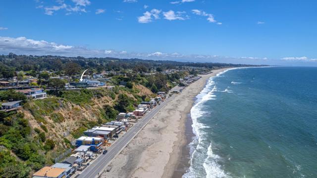 420 Seaview Drive, Aptos CA: https://media.crmls.org/mediaz/281b6110-9673-4c7d-b3cd-2fe7c78aa31f.jpg