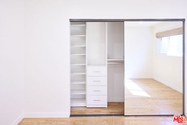 302 Ashland Avenue, Santa Monica CA: https://media.crmls.org/mediaz/281bb5b6-6847-4bf3-ae69-233a46c32e5e.jpg
