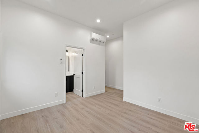 8931 Hubbard Street, Culver City CA: https://media.crmls.org/mediaz/281be069-706b-4eeb-832f-61f82b97a9b7.jpg