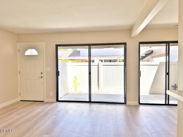 1169 Landsburn Circle, Westlake Village CA: https://media.crmls.org/mediaz/281e6929-2b30-4ed7-8fce-6c302251d57f.jpg