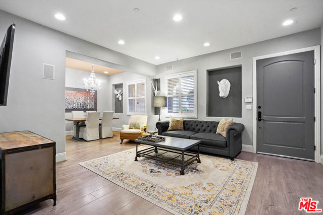 16123 W Sunset Boulevard, Pacific Palisades CA: https://media.crmls.org/mediaz/281eec35-79d4-4066-95bf-d9cf9009902b.jpg