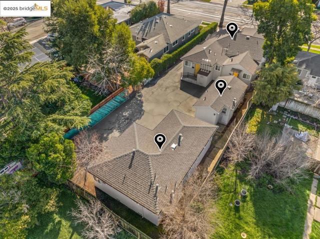 2745 Concord Blvd, Concord CA: https://media.crmls.org/mediaz/281f321c-b9ab-415c-9ea3-0d193784275e.jpg