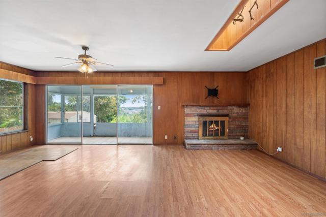 719 Marsolan Ave, Solana Beach CA: https://media.crmls.org/mediaz/281f33fa-7e36-4b3c-8c1f-998e31f06930.jpg