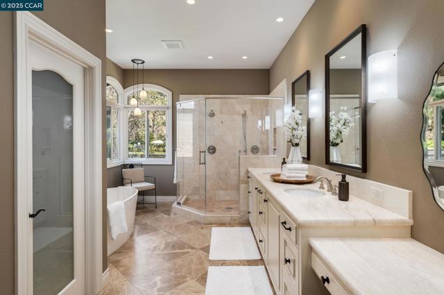 129 Alta Vista Way, Danville CA: https://media.crmls.org/mediaz/282009b4-a3cf-44b4-94c0-71992a410ad0.jpg