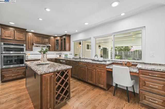 7864 Fairoaks Dr, Pleasanton CA: https://media.crmls.org/mediaz/28203a23-c2cf-4577-96f6-3e9f25bb479c.jpg
