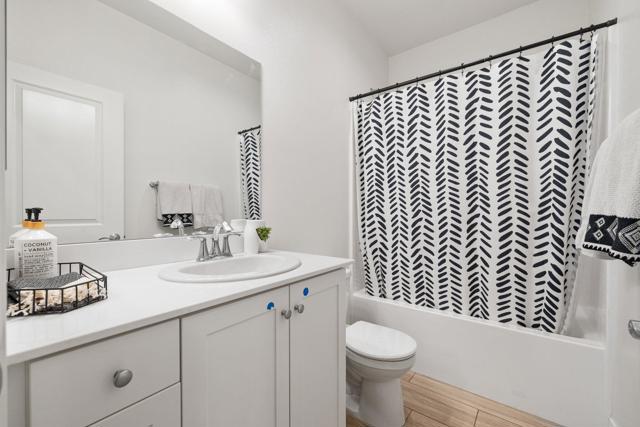 42939 Cowboy Court, Indio CA: https://media.crmls.org/mediaz/2820a4e1-8cb0-42c1-803c-c46aea21eef7.jpg