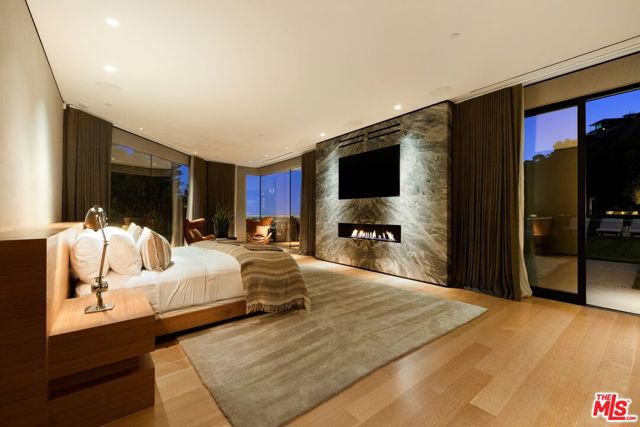 4 Bed Home for Sale in Los Angeles, California