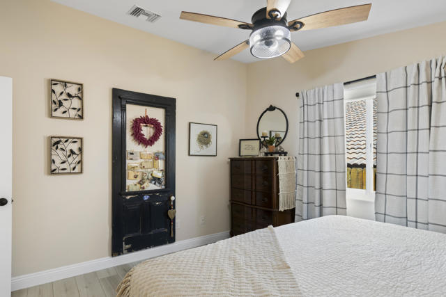 54660 Avenida Madero, La Quinta CA: https://media.crmls.org/mediaz/282297b0-f64d-4601-9d26-661d7cd5cc0d.jpg