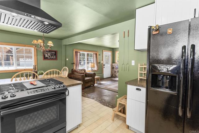 Detail Gallery Image 9 of 33 For 43400 Sheephorn Rd, Big Bear Lake,  CA 92315 - 3 Beds | 2 Baths