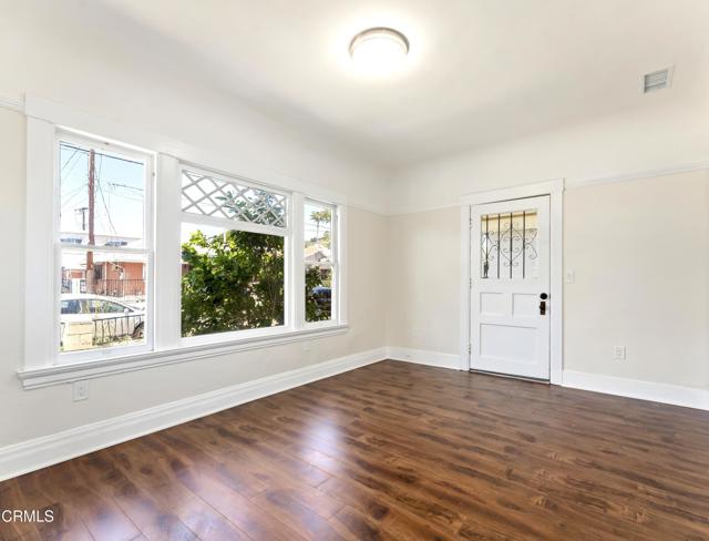 124 W Avenue 28, Los Angeles CA: https://media.crmls.org/mediaz/2824065f-f3f6-46ba-9528-10398b5cd16c.jpg