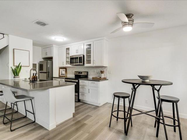 4475 Diamond Street, Capitola CA: https://media.crmls.org/mediaz/28240f8c-0dd9-4924-bf4a-9aca5d6b551c.jpg