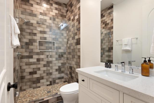 42144 Citrus Heights Road, Temecula CA: https://media.crmls.org/mediaz/28242604-b5fd-41cb-81dc-ffce124f6299.jpg