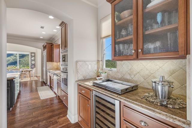 Detail Gallery Image 11 of 48 For 2247 Margarita Glen, Fallbrook,  CA 92028 - 3 Beds | 3/1 Baths