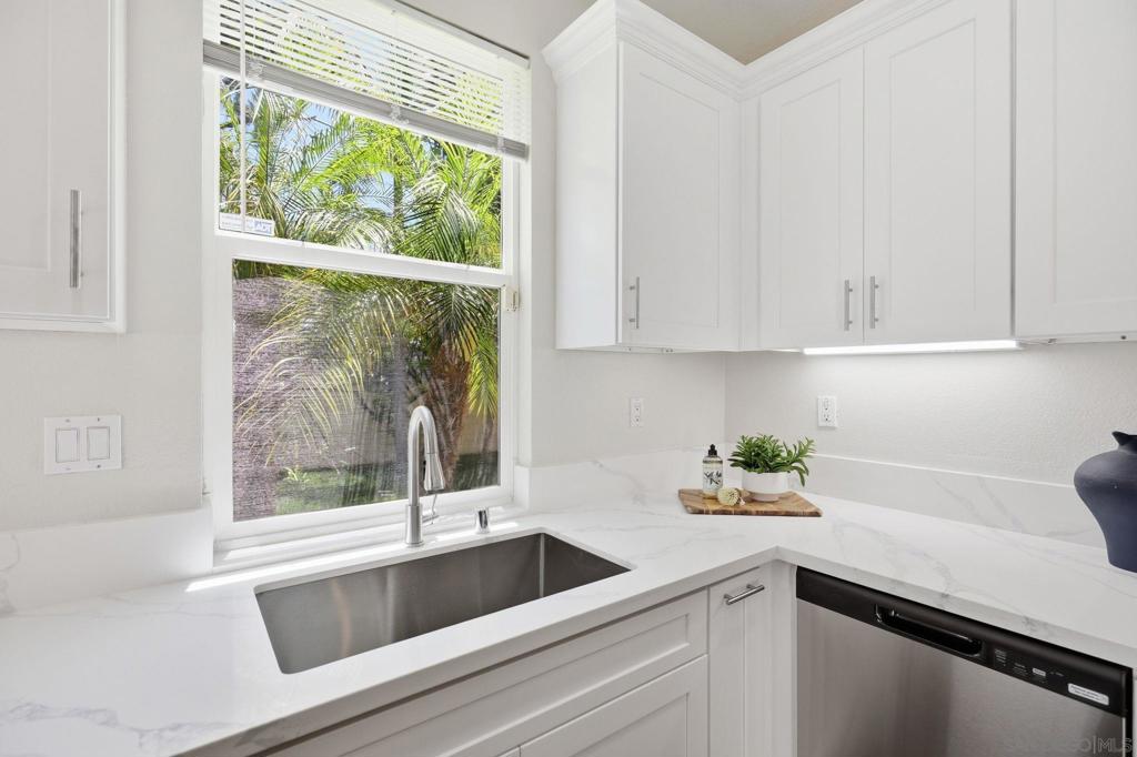 7385 Healis Pl - photo 14