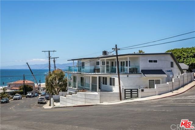 135 WATERVIEW Street photo 2