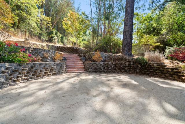 530 Flume Road, Aptos CA: https://media.crmls.org/mediaz/28254dc5-b880-45d4-ad2d-5f40560ffb48.jpg