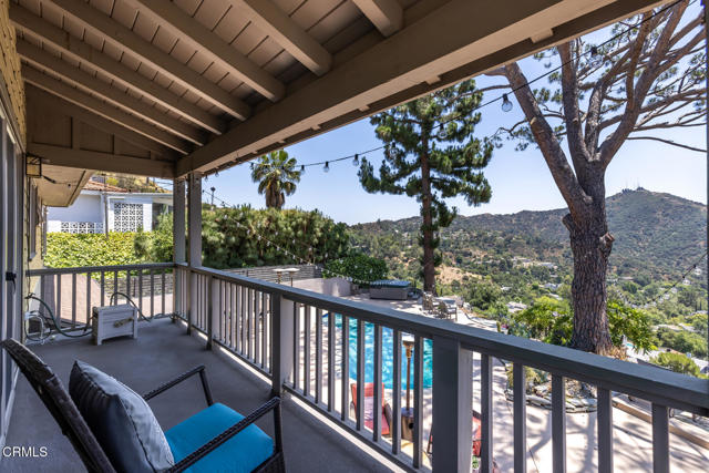 3626 Saint Elizabeth Road, Glendale CA: https://media.crmls.org/mediaz/2825c522-dc2a-4f80-941f-7904be28b533.jpg