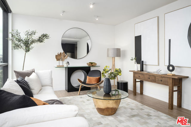3667 Keystone Avenue, Los Angeles CA: https://media.crmls.org/mediaz/2825e28d-ea95-4171-a2ab-315450a66abd.jpg