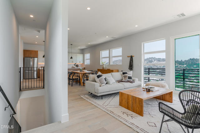 3874 W Point Drive, Los Angeles CA: https://media.crmls.org/mediaz/2826274b-3fa5-4129-83b1-c42ba98f49b9.jpg
