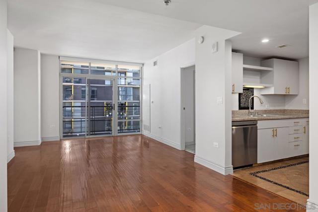 425 W Beech St, San Diego CA: https://media.crmls.org/mediaz/28277950-c47d-4f52-8ab3-afa840ee46b0.jpg