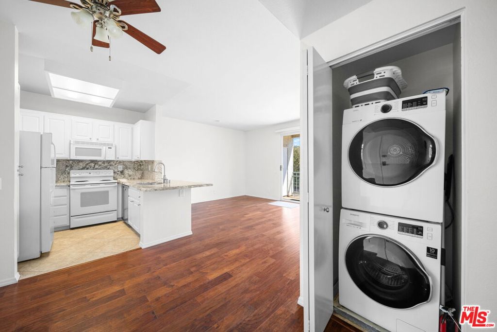 2150 Camino De La Reina - photo 15