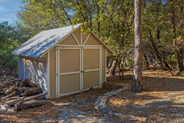 3306 Oak Grove, Julian CA: https://media.crmls.org/mediaz/28289678-6fa4-48c0-8705-e5f0ead26e3c.jpg