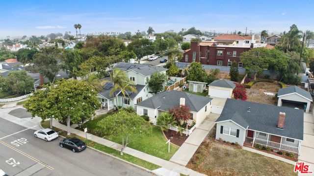 703 Avenue D, Redondo Beach, California 90277, 3 Bedrooms Bedrooms, ,1 BathroomBathrooms,Residential,Sold,Avenue D,21767438