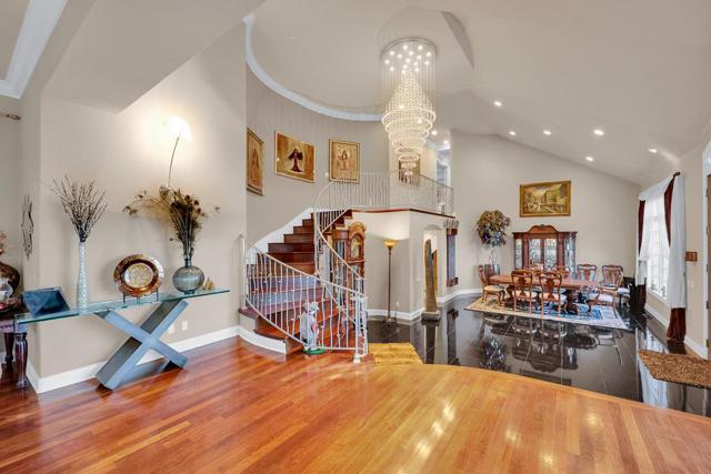 8451 Goldenrod Circle, Gilroy CA: https://media.crmls.org/mediaz/282a1652-f919-4a8b-a0af-ec9d8bfcddd7.jpg