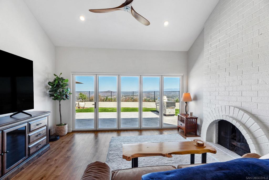 16396 Avenida Suavidad - photo 10