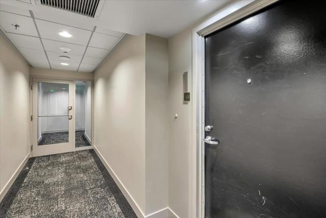 425 W Beech Street, San Diego CA: https://media.crmls.org/mediaz/282a5747-e67f-43c7-99e7-ae83aa370ca8.jpg