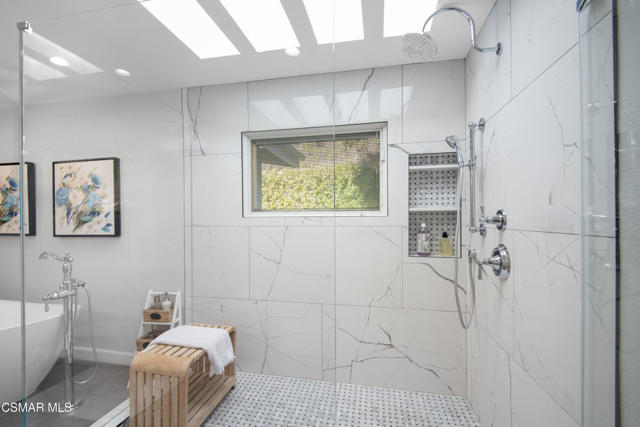 28329 Foothill Drive, Agoura Hills CA: https://media.crmls.org/mediaz/282afcb3-b084-456c-aa7a-8619c3b08a6e.jpg