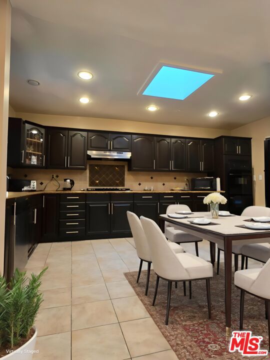1481 Benedict Canyon Drive, Beverly Hills CA: https://media.crmls.org/mediaz/282b1460-091f-4820-8a5b-7a36db2d0d9a.jpg