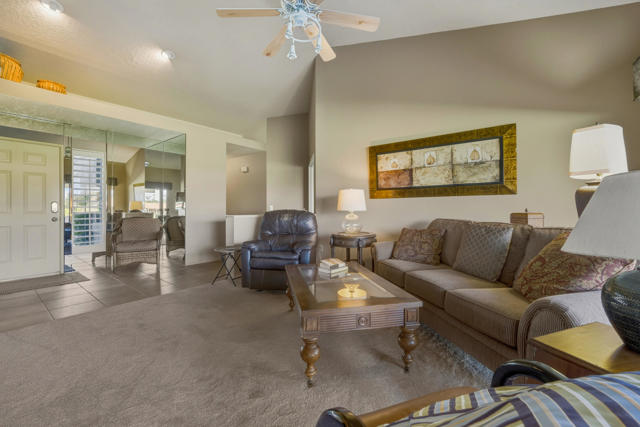 41809 Preston Trail, Palm Desert CA: https://media.crmls.org/mediaz/282bfd19-e18a-481f-906f-ae717ab645cc.jpg