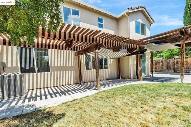 1261 King Loop, Tracy CA: https://media.crmls.org/mediaz/282c152f-f467-469b-a9e4-5446203847a6.jpg
