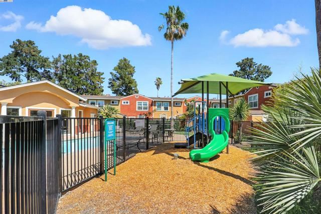 865 Carlisle Way, Sunnyvale CA: https://media.crmls.org/mediaz/282c48b1-a9c4-4531-b838-5c2501426494.jpg